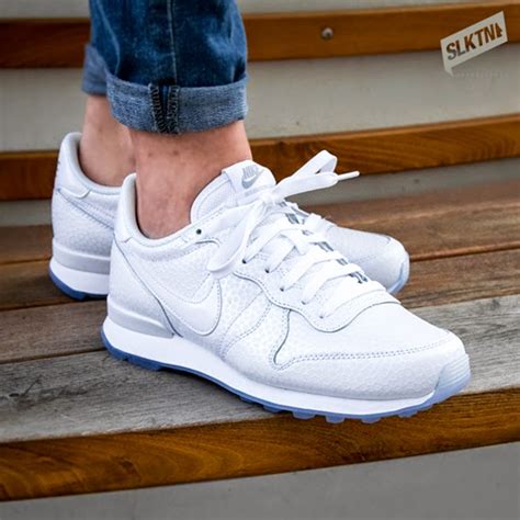 nike wmns internationalist premium weiß|Womens White Internationalist Shoes .